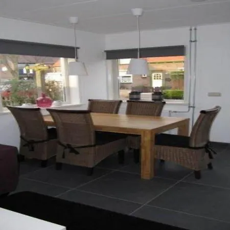 Holiday home In With Garden Petten